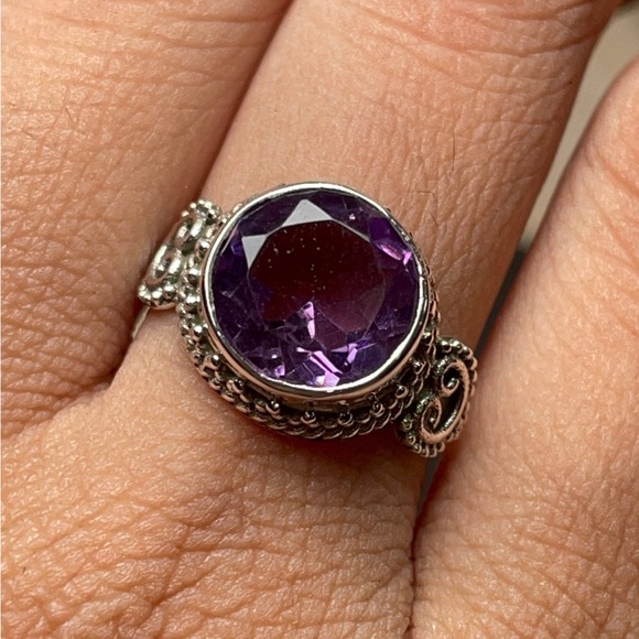 Sterling Silver Natural Amethyst Ring - Picture 3 of 16